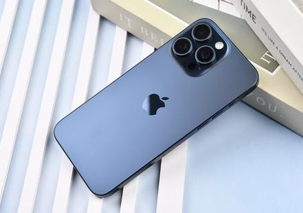马龙苹果维修点分享iPhone 15 Pro Max屏幕更换全新实操风险 